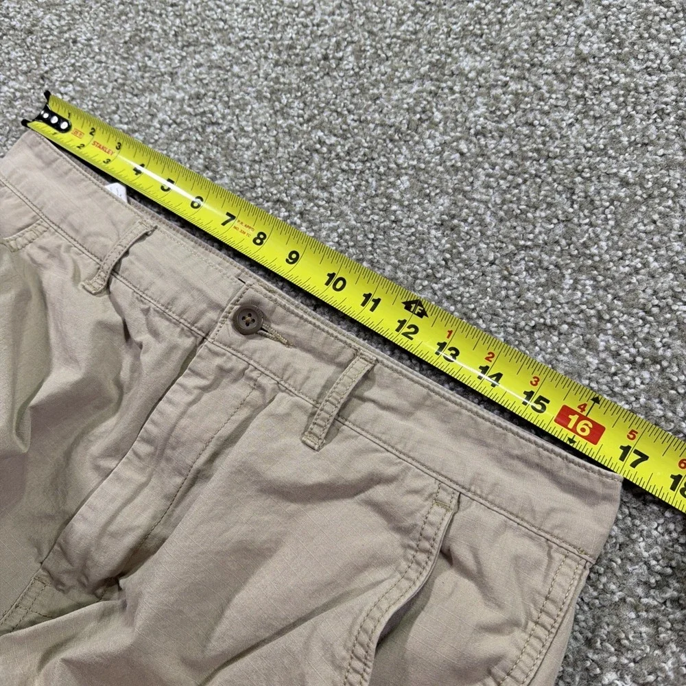 Vintage Levis Men Cargo Shorts W34 Tan Khaki Cotton Relaxed Multi Pocket Utility